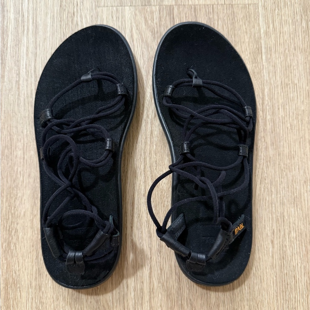 NEW Teva Voya Black Sandals for Women